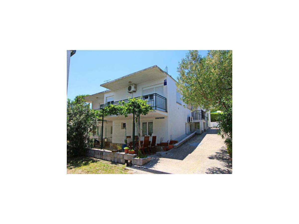 Apartment Apartments Neven - One Bedroom Apartment with Terrace and Garden View (A2)