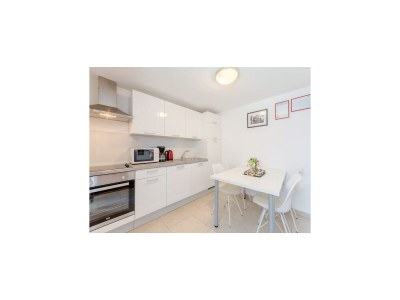 Apartment Apartment KLM - Two Bedroom Apartment - Features photo 8