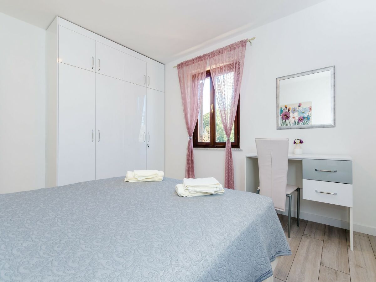 Apartment Apartment Veronika - One Bedroom Apartment with Terrace - Features photo 3