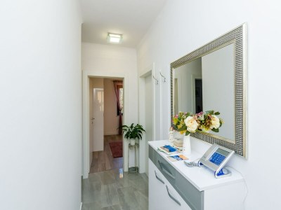 Apartment Apartment Veronika - One Bedroom Apartment with Terrace - Outdoor photo 29