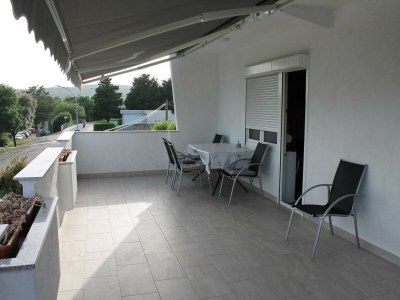 Apartment Serene Sea View Krk Apartment with Balcony - Two Bedroom Apartment with Sea View and Balcony - Outdoor photo 2
