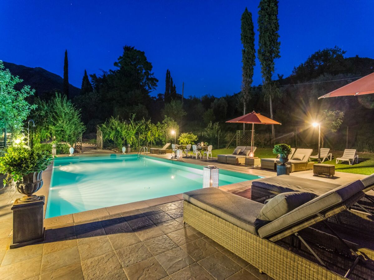 Farmhouse Family Villa close to Beaches and Lucca - Outdoor photo 3