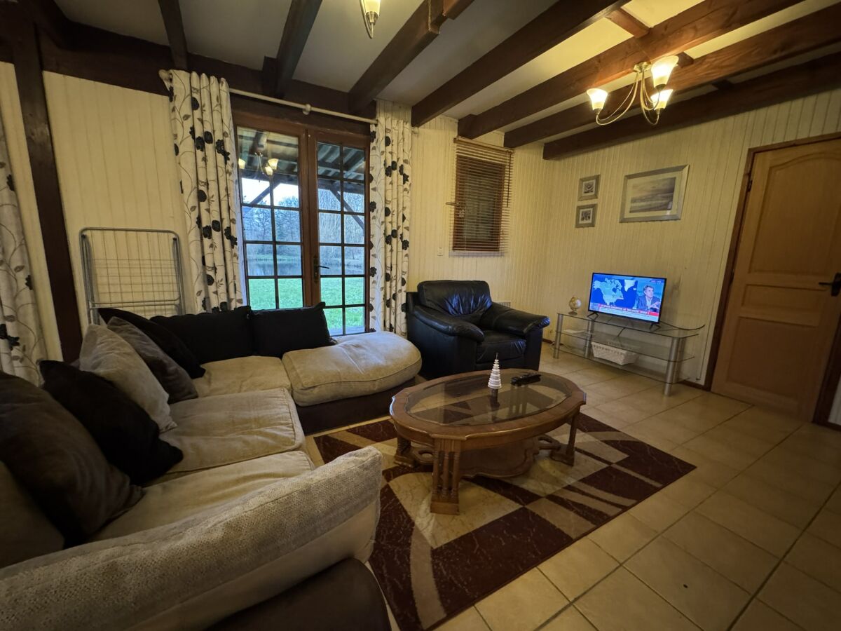 Chalet Chalet in Aubigné-Racan mit Pool und Garten
