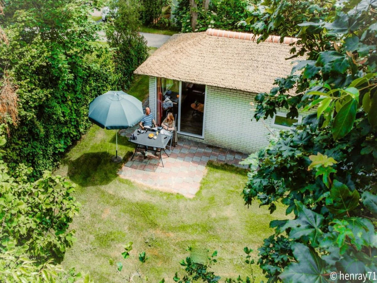 Holiday house Chalet in den Niederlanden am Badesee