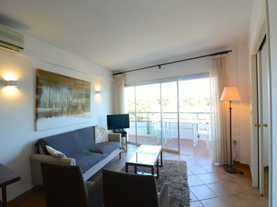 Apartment Apartment near town with 2 rooms - Features photo 8