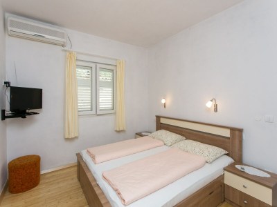 Apartment Guest House Oreb - One Bedroom Apartment with Terrace and Sea View - Features photo 11