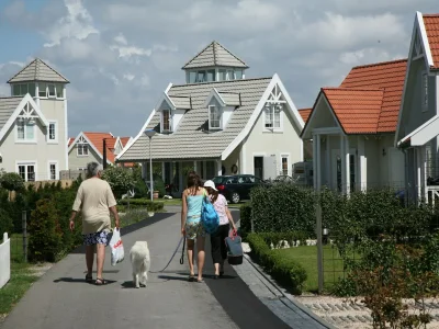 Holiday park Villa in 's-Gravensande am Strand - Environment photo 23