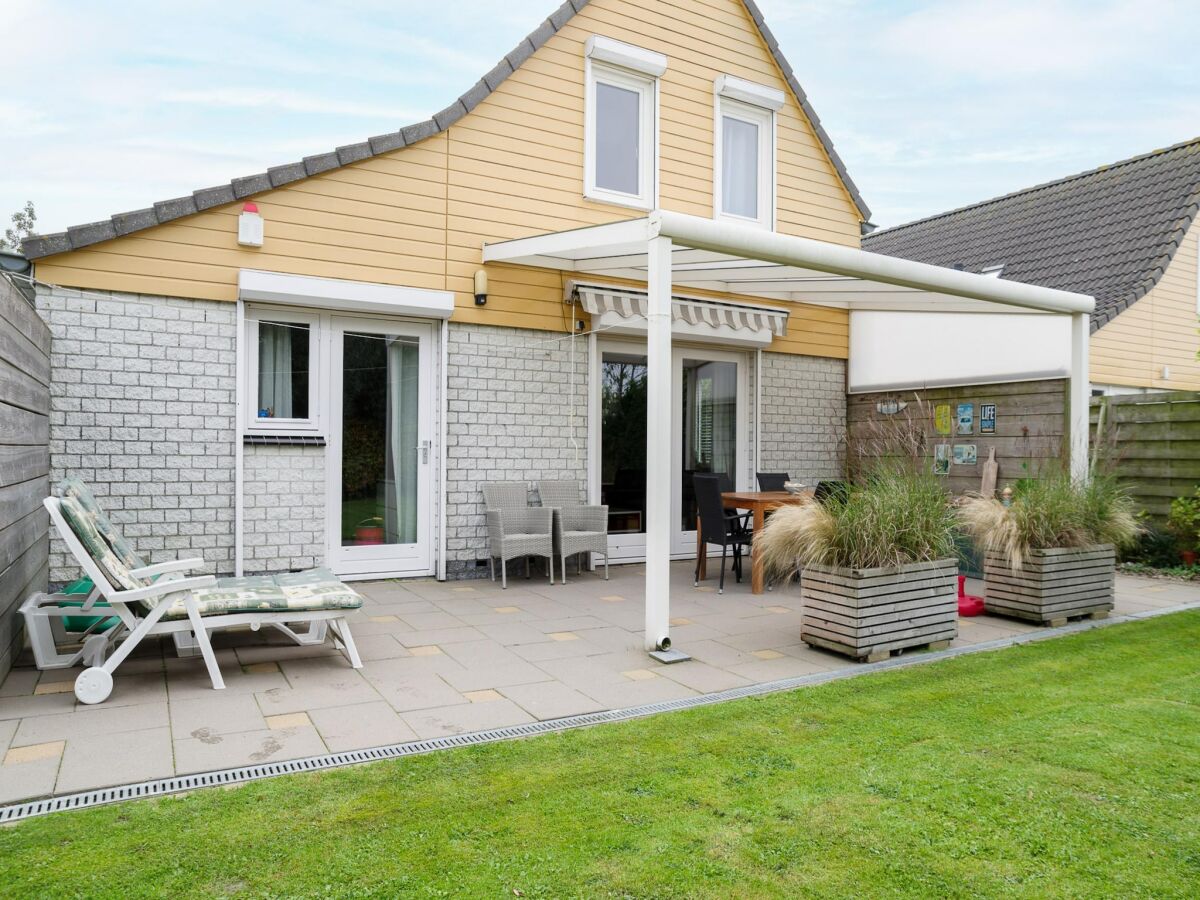 Holiday park Ferienhaus in Zeeland am Meer für 5 Von Belvilla - Outdoor photo 3