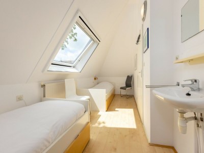 Holiday park Cozy Bungalow with Terrace - Features photo 6