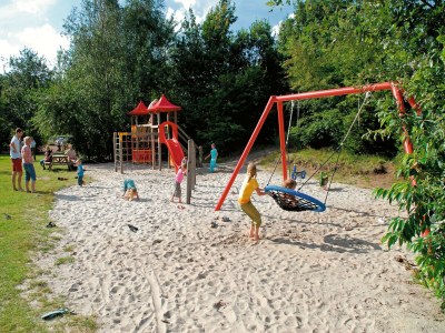 Holiday park Restyled house with fireplace, surrounded by green - Outdoor photo 27