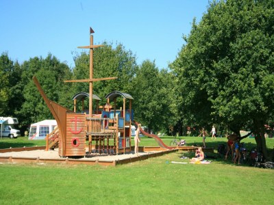 Holiday park Spacious holiday home with garden - Outdoor photo 20