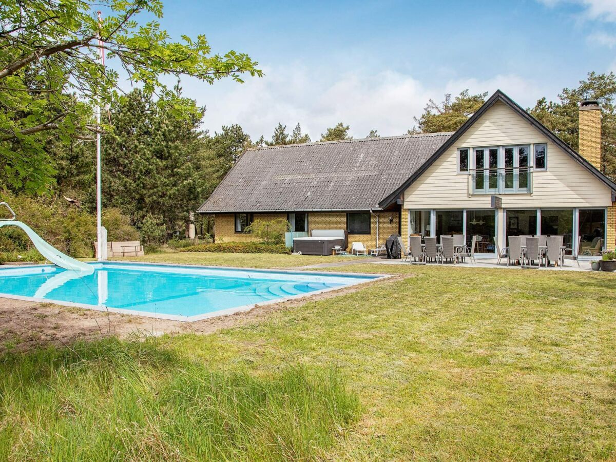 Holiday house 14 person holiday home in Sjællands Odde