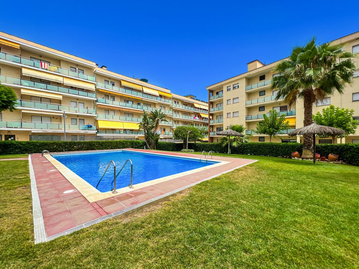 Apartment Apartment in Fenals near Beach & Saltwater Pool - Outdoor photo 5