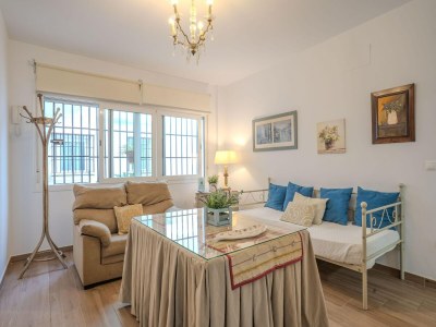 Apartment Apartment in Peñaflor with Charming Patio - Features photo 6