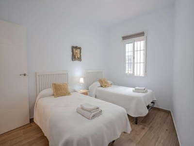 Apartment Apartment in Peñaflor with Charming Patio - Features photo 32