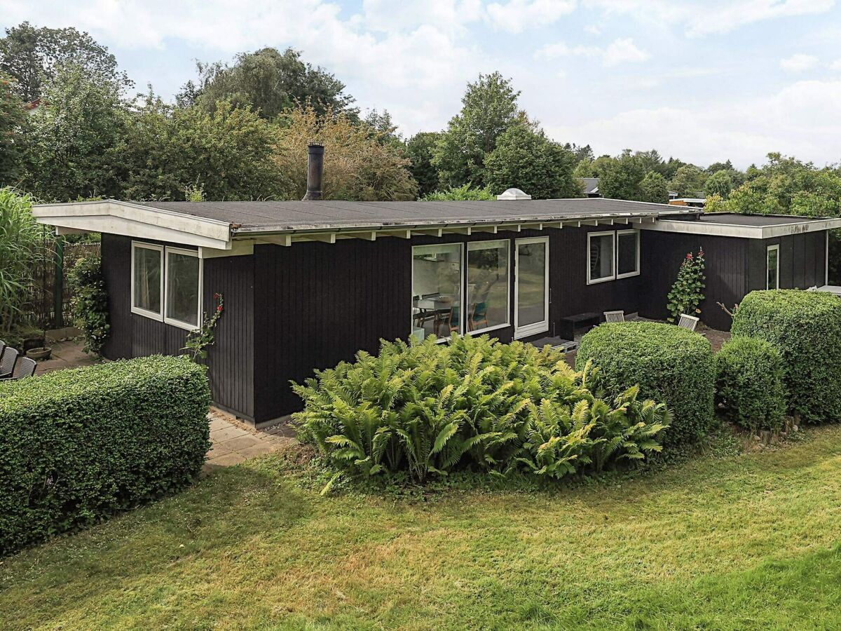 Holiday house 6 person holiday home in Dronningmølle
