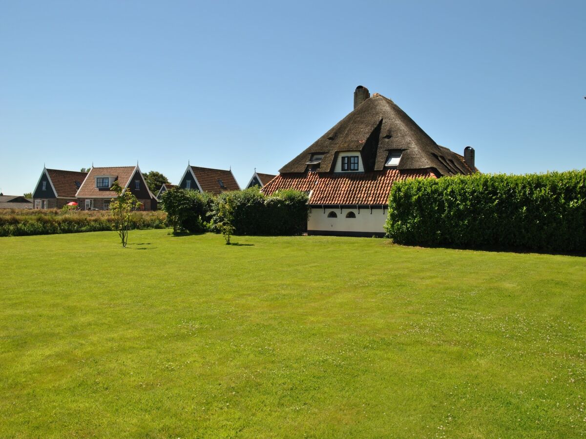 Holiday house Attractive Home in Frisian - Outdoor photo 3