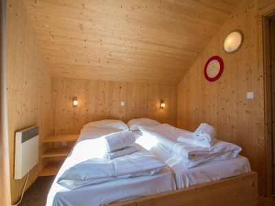 Chalet Luxury retreat with relaxing bubble bath - Features photo 20