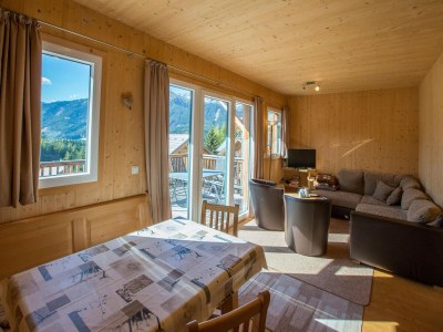 Chalet Luxury retreat with relaxing bubble bath - Features photo 22
