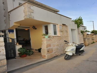 Apartment Apartments Tino- Two Bedroom Apartment with Terrace and Sea View(A2) in Brač - Apartment