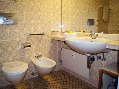 Apartment Spacious Flat near Hiking Trails - Features photo 10