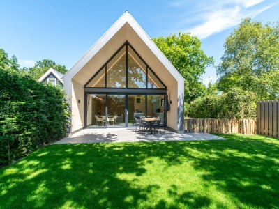 Holiday house Luxury holiday home by the sea in Sint Maartenszee - Holiday house