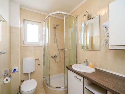 Apartment Villa Samba - Comfort One Two-Bedroom Apartment with Balcony and Sea View - gasi se - Features photo 13