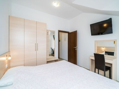 Apartment Villa Samba - Comfort One Two-Bedroom Apartment with Balcony and Sea View - gasi se - Features photo 18