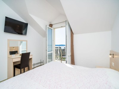 Apartment Villa Samba - Comfort One Two-Bedroom Apartment with Balcony and Sea View - gasi se - Features photo 20