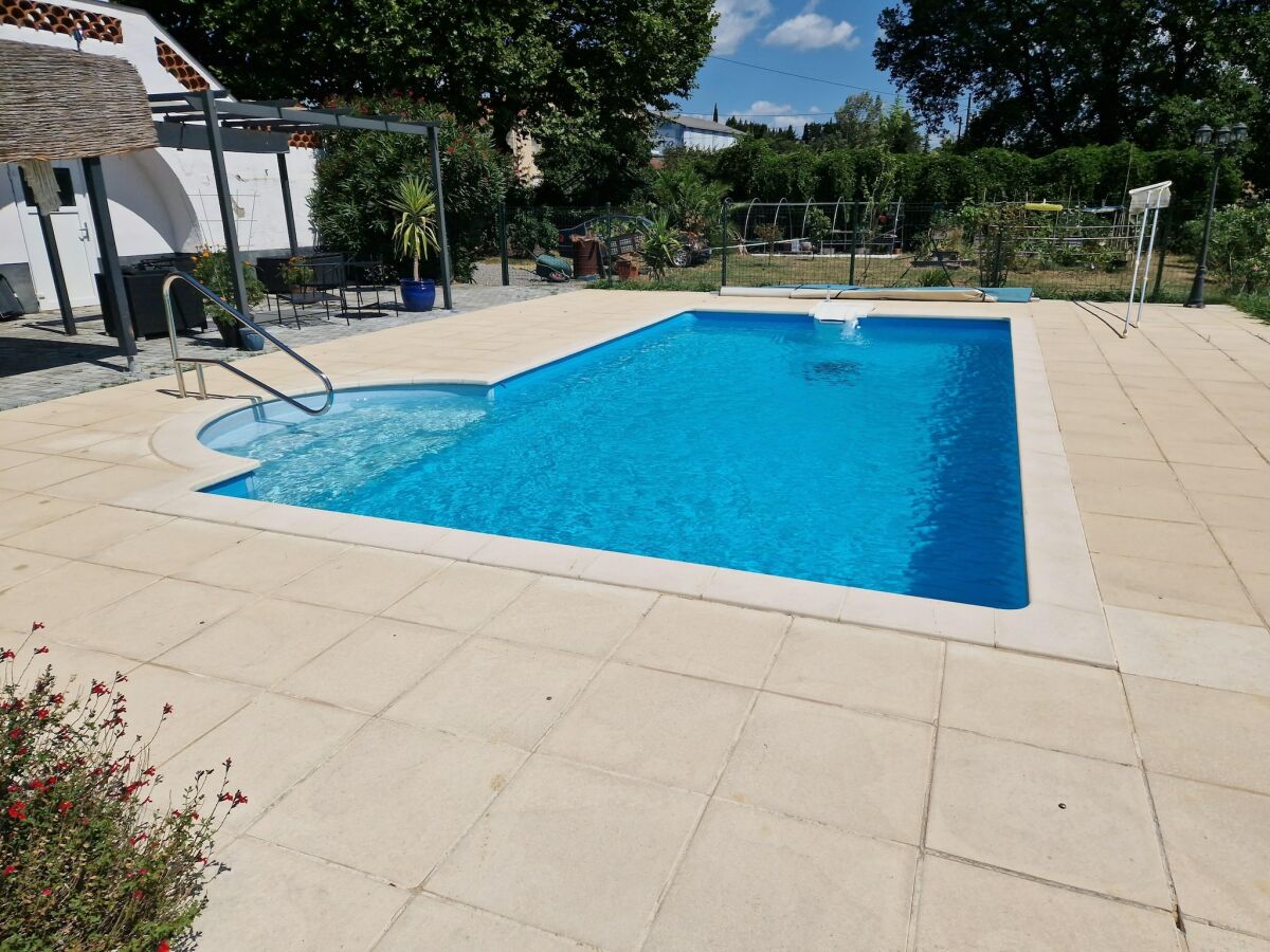 Apartment Apartment with swimming pool, wifi