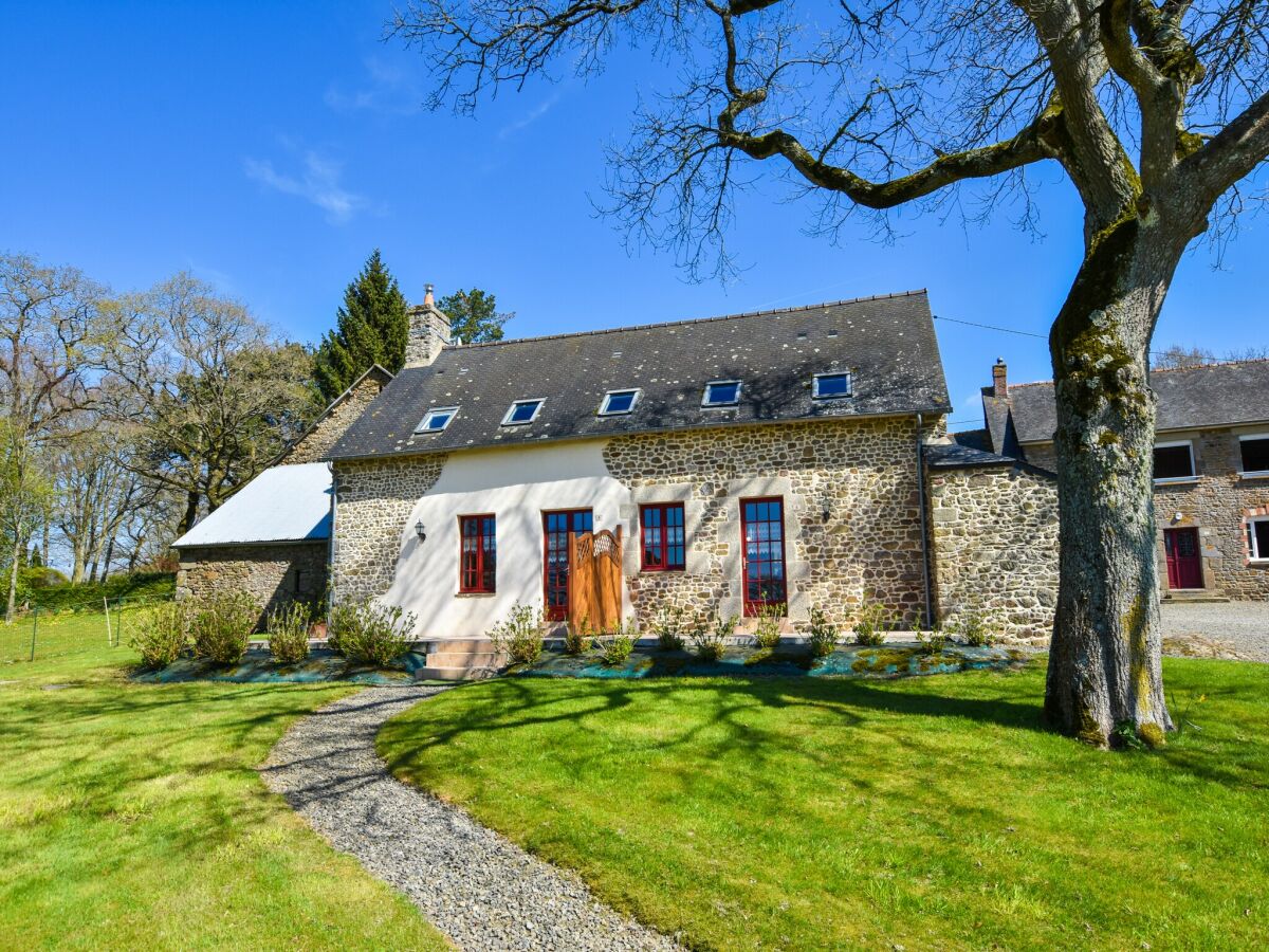Holiday house Cozy Garden Villa in Bonnemain