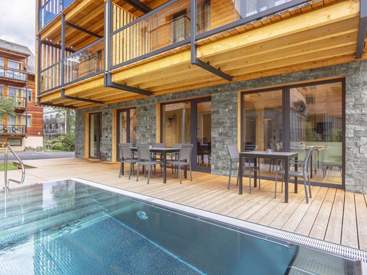 Holiday park Spacious apartment with pool (No Deposit)