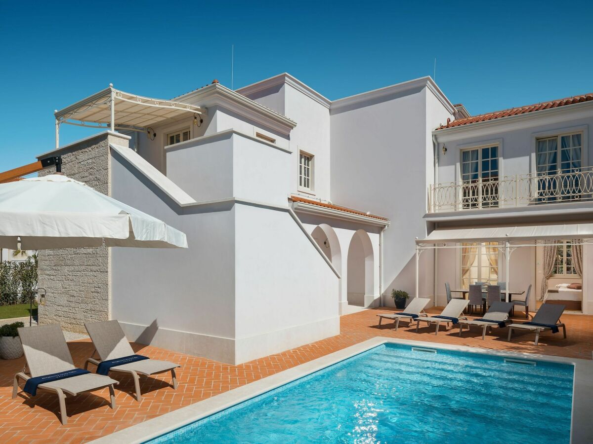 Villa 4-Bett-Villa mit Pool in Vabriga - Outdoor photo 2
