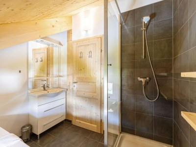 Holiday park Modern chalet with whirlpool - Features photo 18