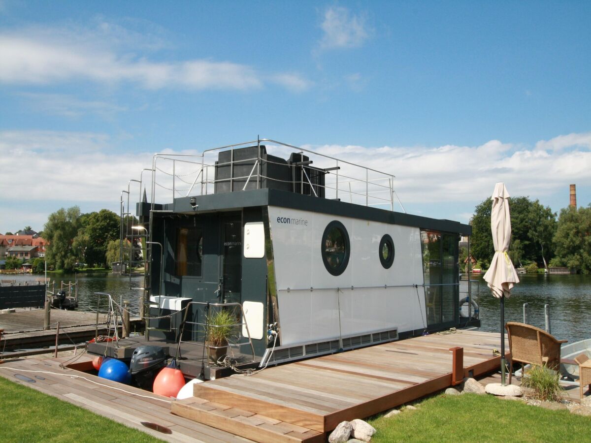 House boat Hausboot Friedrich in Plau am See