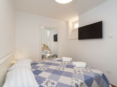 Apartment Apartment Nikolica - Two Bedroom Apartment with Terrace - Features photo 36