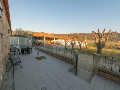 Holiday park Wunderschönes Ferienhaus mit Schwimmbad in Vila Flor - Outdoor photo 5