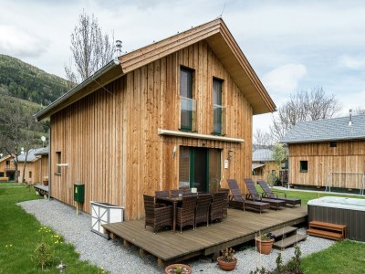 Holiday park Appealing chalet with hot tub - Outdoor photo 2