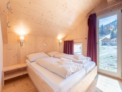 Holiday park Appealing chalet with hot tub - Features photo 15