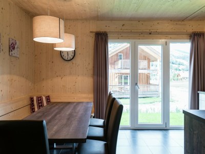 Holiday park Appealing chalet with hot tub - Features photo 12