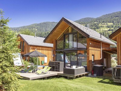 Holiday park Attractive chalet with hot tub - Outdoor photo 3
