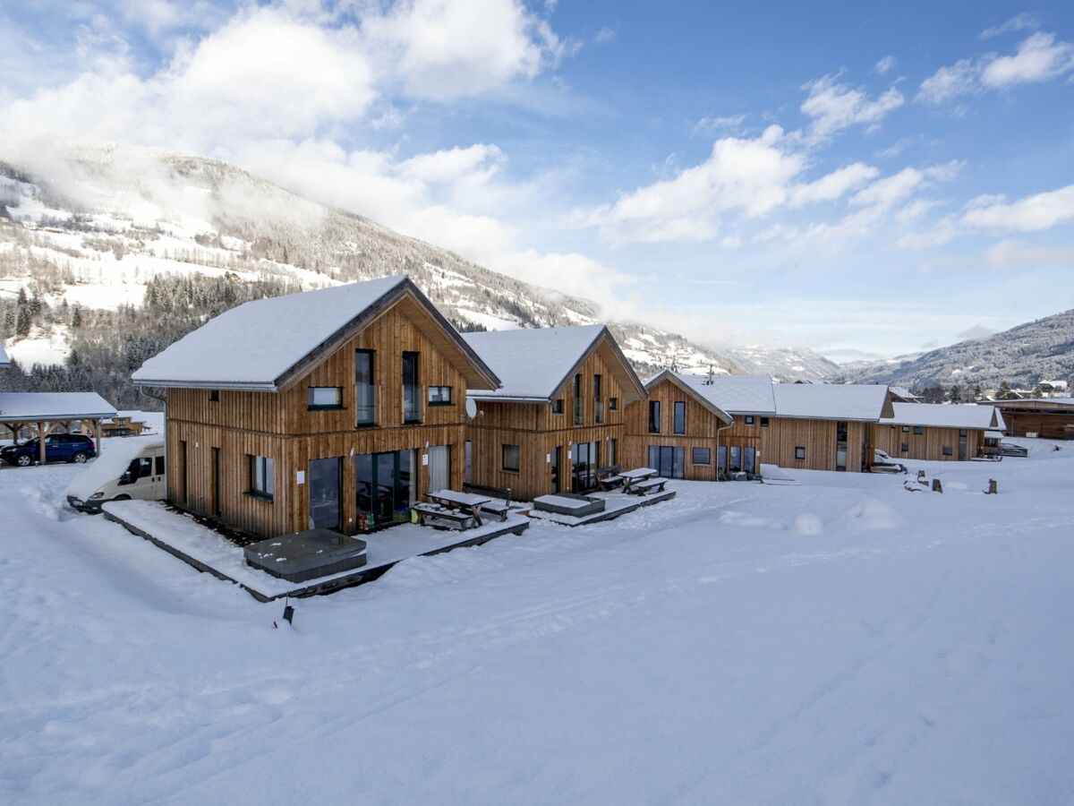 Holiday park Inviting chalet with whirlpool - Outdoor photo 3