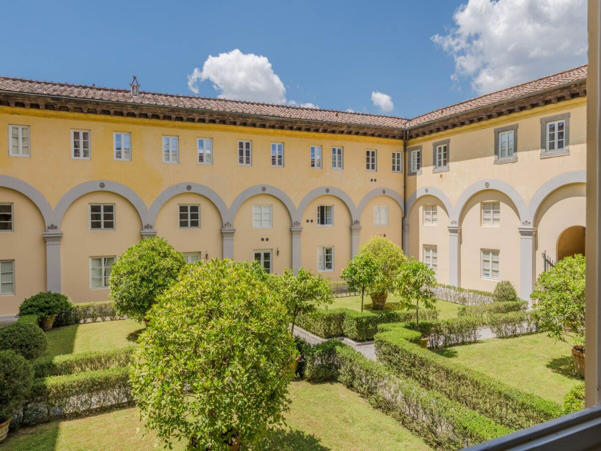 Apartment Apartment in Lucca with Renaissance Garden