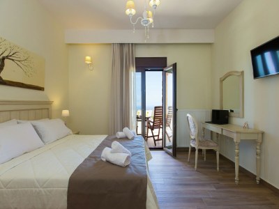 Villa Villa in Crete with Private Pool & Mountain Views - Features photo 37