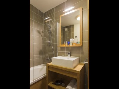 Apartment Apartment in Les Ménuires with Spa & Ski Access - Features photo 22