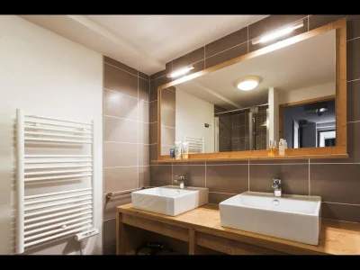 Apartment Apartment in Les Ménuires with Spa & Ski Access - Features photo 24