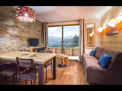 Apartment Apartment in Tignes with Slope Access & Spa - Features photo 13