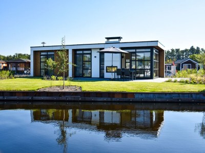 Holiday park Luxury Waterfront Escape in Loosdrecht - Holiday park