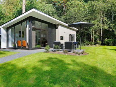 Holiday park Schicke Waldhütte mit Sauna - Holiday park