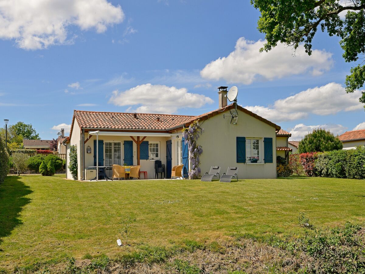 Holiday park Villa mit Garten in der Nähe des Golfplatzes